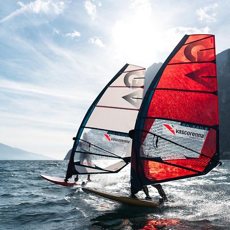 Appartamenti Vasco Renna Surf Center 토르볼레 외부 사진