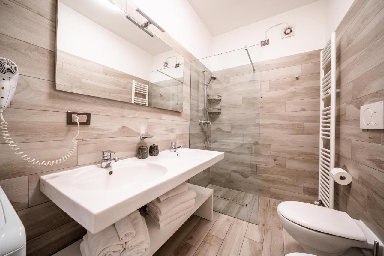 Appartamenti Vasco Renna Surf Center 토르볼레 외부 사진